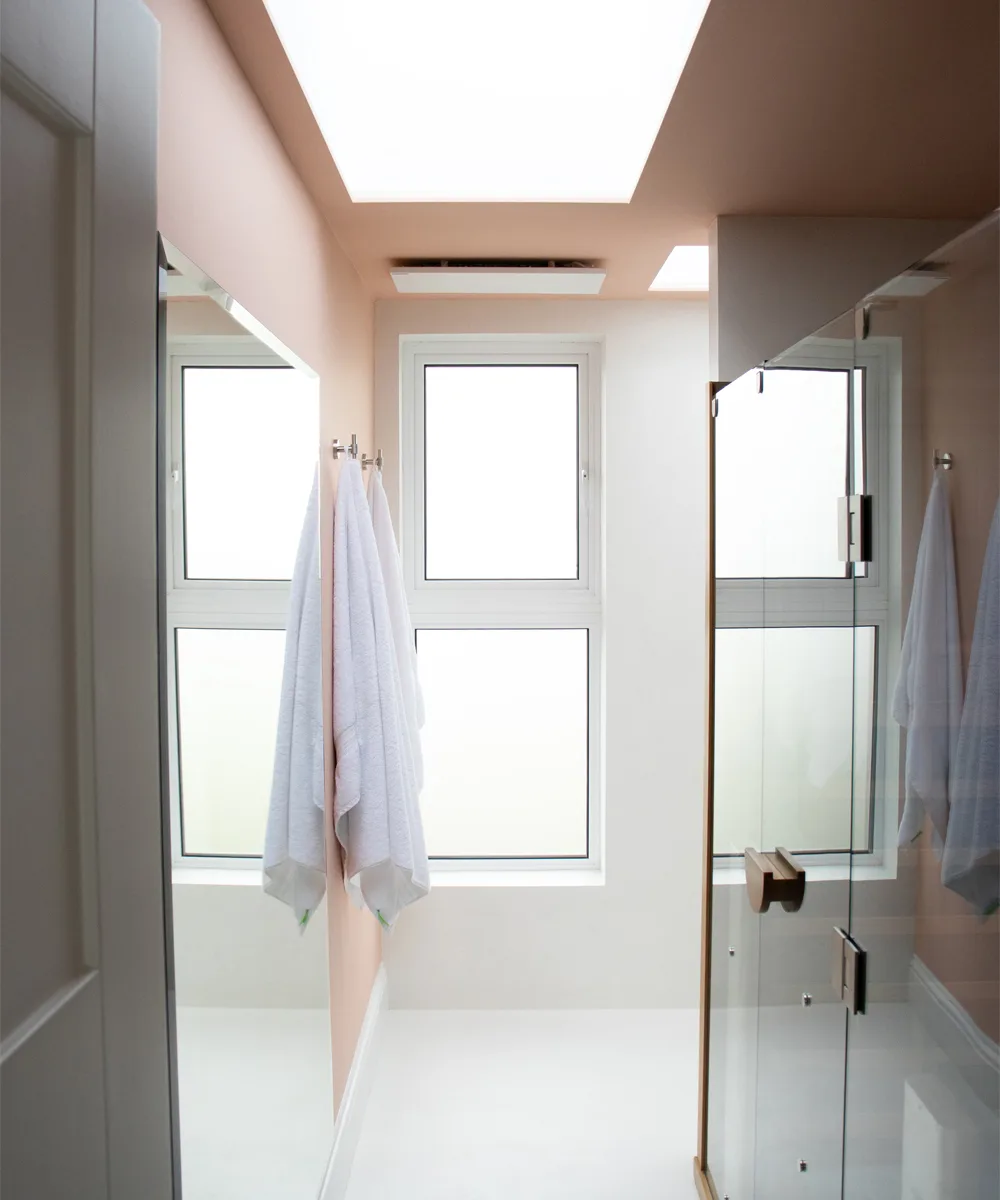 Comfort panels installed on bathroom ceiling